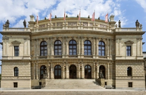 ČESKÁ FILMOVÁ A TELEVIZNÍ AKADEMIE BUDE NADÁLE OCEŇOVAT FILMAŘE SOŠKOU ČESKÉHO LVA ČESKÁ FILMOVÁ A TELEVIZNÍ AKADEMIE BUDE NADÁLE OCEŇOVAT FILMAŘE SOŠKOU ČESKÉHO LVA